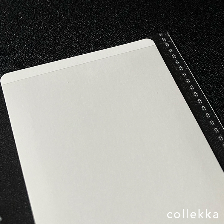 飛び出し防止用のフラップ付き