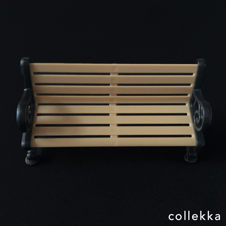 ミニチュアの公園ベンチ